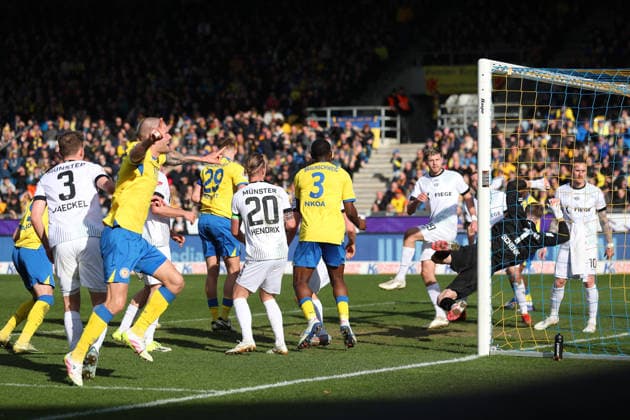 Braunschweig vs Münster, 2 BL Braunschweig, 01 03 2026, Football, Men, 2 BL, Season 2025 2026, Eintracht Braunschweig vs SC Preußen Münster Kevin Ehlers Eintracht Braunschweig cheers after the goal by Lukas Frenkert Eintracht Braunschweig to 1 0 DFL DFB REGULATIONS PROHIBIT ANY USE OF PHOTOGRAPHS as IMAGE SEQUENCES and or QUASI VIDEO Stadion an der Hamburger Straße Niedersachsen Germany