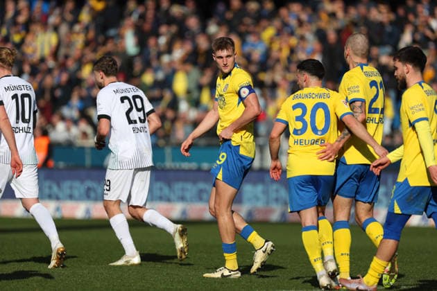 Braunschweig vs Münster, 2 BL Braunschweig, 01 03 2026, Football, Men, 2 BL, Season 2025 2026, Eintracht Braunschweig vs SC Preußen Münster Lukas Frenkert Eintracht Braunschweig cheers with teammates after his goal for 1 0 DFL DFB REGULATIONS PROHIBIT ANY USE OF PHOTOGRAPHS as IMAGE SEQUENCES and or QUASI VIDEO Stadion an der Hamburger Straße Niedersachsen Germany