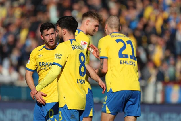 Braunschweig vs Münster, 2 BL Braunschweig, 01 03 2026, Football, Men, 2 BL, Season 2025 2026, Eintracht Braunschweig vs SC Preußen Münster Lukas Frenkert Eintracht Braunschweig cheers with teammates after his goal for 1 0 DFL DFB REGULATIONS PROHIBIT ANY USE OF PHOTOGRAPHS as IMAGE SEQUENCES and or QUASI VIDEO Stadion an der Hamburger Straße Niedersachsen Germany