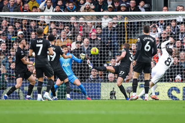 Fulham v Tottenham Hotspur, Premier League GOAL 1-0 Harry Wilson of Fulham scores during the Fulham v Tottenham Hotspur Premier League match at Craven Cottage, London, England on 1 March 2026 Credit: Ian Stephen Every Second Media Editorial use only. All images are copyright Every Second Media Limited. No images may be reproduced without prior permission. All rights reserved. Premier League and Football League images are subject to licensing agreements with Football DataCo Limited. see https: www.football-dataco.com Copyright: xIMAGO EveryxSecondxMediax ESM-1828-0016 IanxStephenx xEveryxSecondxMediax