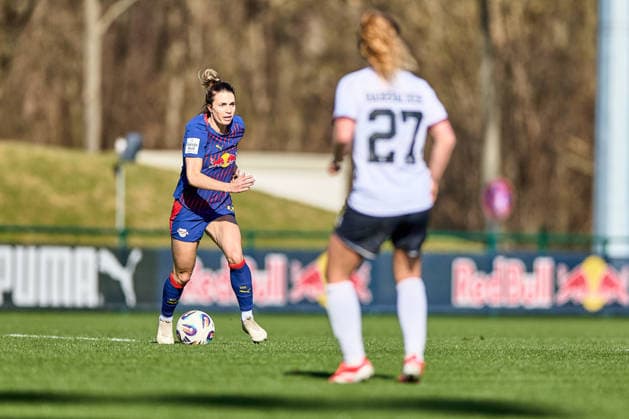 01 03 2026, GER, womens soccer, test match, 2025 2026, RB Leipzig FC Ingolstadt Sandra Starke 13, RB Leipzig , free position, action, with ball, dribbles Leipzig training center of the Red Bull Saxony Germany