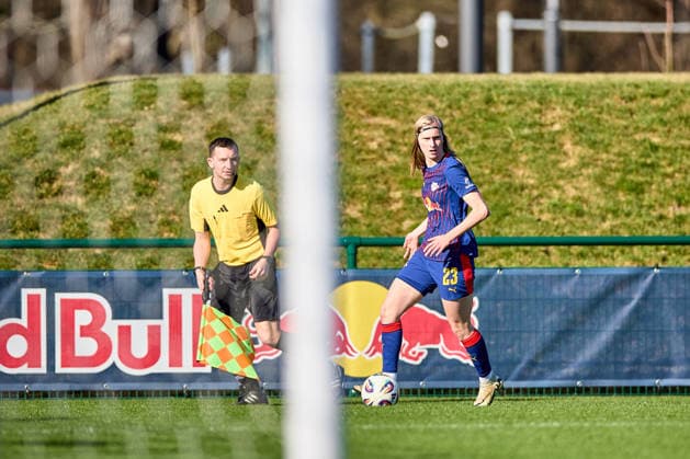 01 03 2026, GER, Womens soccer, Test match, 2025 2026, RB Leipzig FC Ingolstadt Kyra Spitzner 23, RB Leipzig , free position, action, with ball, in front of the flank Leipzig training center of the Red Bull Saxony Germany