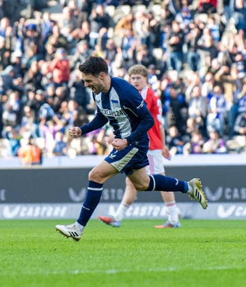 Soccer, Men, Season 2025 2026, 2 Bundesliga 24 Matchday , Hertha BSC 1 FC Nürnberg, Josip Brekalo Hertha BSC , Cheering after goal to 2 1, 01 03 2026, Copyright: xSebastianxRäppold MatthiasxKochx