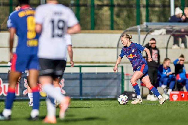 01 03 2026, GER, womens soccer, test match, 2025 2026, RB Leipzig FC Ingolstadt Victoria Krug 20, RB Leipzig , free plate, action, with ball, dribbles Leipzig training center of the Red Bull Saxony Germany