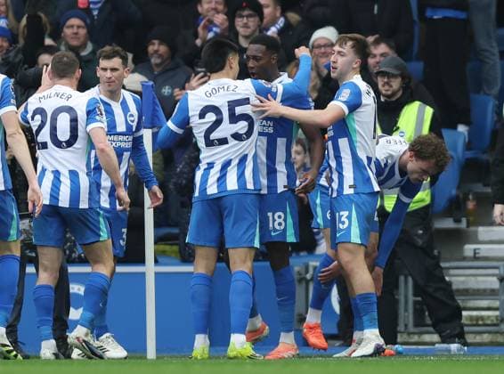 Premier League - Brighton & Hove Albion FC v Nottingham Forest FC LONDON, ENGLAND, MARCH 1: GOAL 2-1, Danny Welbeck of Brighton & Hove Albion goal celebration with Diego Gomez of Brighton & Hove Albion after scoring a goal to make the score 2-1 during the match between Brighton and& Hove Albion FC and Nottingham Forest FC in the Premier League at the AMEX Community Stadium in Brighton, England, on March 1. (Photo by Daniel Weir) Brighton AMEX Community Stadium England Copyright: xDanielxWeir SportsxPressxPhotox SPPA_Brighton_Nottingham_Forest_010326_DW13