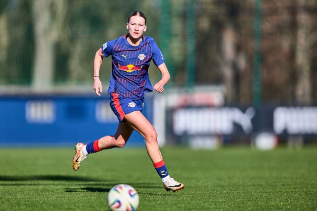 01 03 2026, GER, Womens Soccer, Test Match, 2025 2026, RB Leipzig FC Ingolstadt Marlene Müller 27, RB Leipzig , free pose, action, with ball, focused view Leipzig training center of the Red Bull Saxony Germany