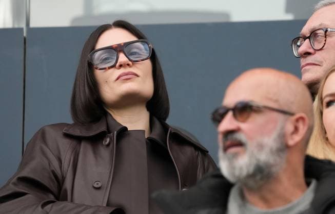 Singer Jessie J in the stands during the match Fulham v Tottenham Hotspur, Premier League, Football, Craven Cottage, London, UK - 01 Mar 2026London Craven Cottage United Kingdom EDITORIAL USE ONLY No use with unauthorised audio, video, data, fixture lists, club league logos or live services. Online in-match use limited to 120 images, no video emulation. No use in betting, games or single club league player publications. Copyright: xJedxLeicester Shutterstockx 16716302x