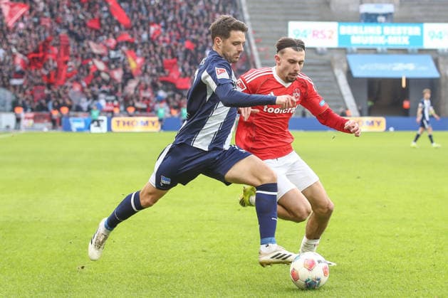 01 03 2026, xtgx, Fußball 2 Bundesliga Hertha BSC Berlin 1 FC Nuernberg emspor, v l Josip Brekalo Hertha, 7 , Berkay Yilmaz Nuernberg, 21 Zweikampf, Duell, Kampf, tackle DFL DFB REGULATIONS PROHIBIT ANY USE OF PHOTOGRAPHS as IMAGE SEQUENCES and or QUASI VIDEO Berlin