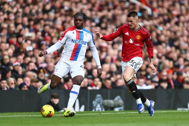 Jaydee Canvot of Crystal Palace and Benjamin Sesko of Manchester United, ManU Manchester United v Crystal Palace, Premier League, Football, Old Trafford, Manchester, UK - 01 Mar 2026Manchester Old Trafford United Kingdom EDITORIAL USE ONLY No use with unauthorised audio, video, data, fixture lists, club league logos or live services. Online in-match use limited to 120 images, no video emulation. No use in betting, games or single club league player publications. Copyright: xPhilxOldham Shutterstockx 16708837z