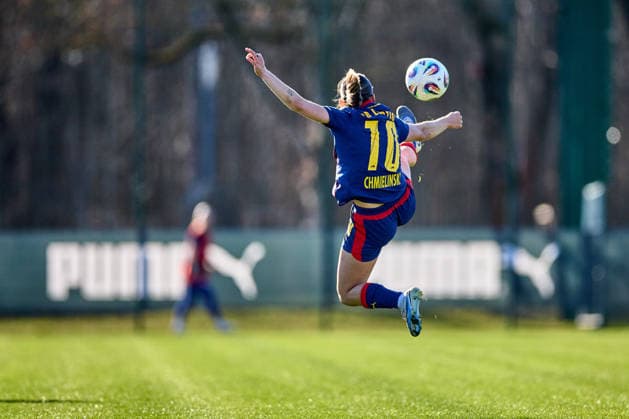 01 03 2026, GER, Womens soccer, Test match, 2025 2026, RB Leipzig FC Ingolstadt Gina Chmielinski 10, RB Leipzig , free position, action, ball reception in jump Leipzig training center of the Red Bull Saxony Germany