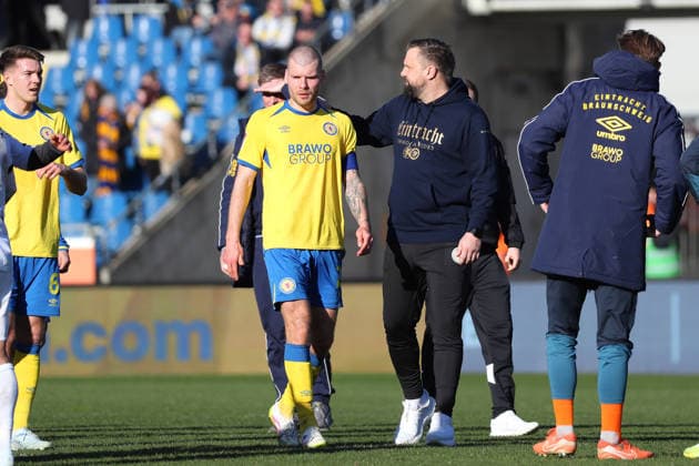 Braunschweig vs Münster, 2 BL Braunschweig, 01 03 2026, Football, Men, 2 BL, Season 2025 2026, Eintracht Braunschweig vs SC Preußen Münster End of match, Team after the defeat, Kevin Ehlers Eintracht Braunschweig , Head coach Heiner Backhaus Eintracht Braunschweig DFL DFB REGULATIONS PROHIBIT ANY USE OF PHOTOGRAPHS as IMAGE SEQUENCES and or QUASI VIDEO Stadion an der Hamburger Straße Niedersachsen Germany