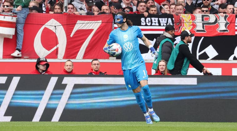 01 03 2026, Germany, Stuttgart, Soccer Bundesliga, Matchday 20, VfB Stuttgart vs VfL Wolfsburg, Kamil Grabara VfL