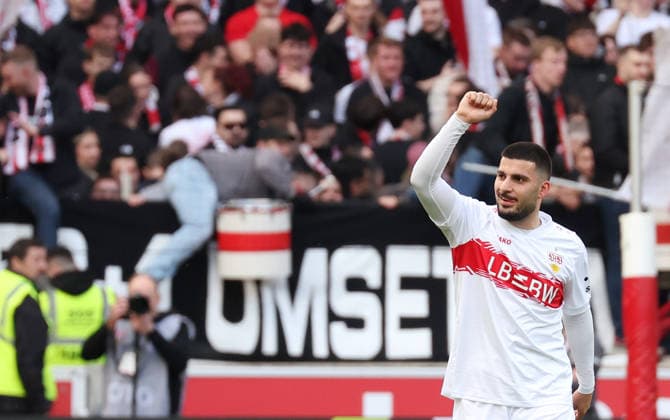 01 03 2026, Germany, Stuttgart, Soccer Bundesliga, Matchday 20, VfB Stuttgart vs VfL Wolfsburg, Cheering after the 1 0 goal, Scorer Deniz Undav VfB