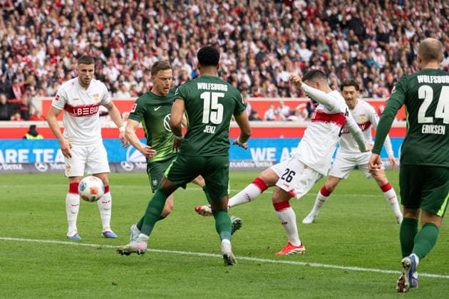 Goal for 1 0 by Deniz Undav VfB Stuttgart 26 , Goal kick, GER, VfB Stuttgart vs VfL Wolfsburg, Soccer, Men, 1 Bundesliga, 24 Matchday, Season 2025 2026, 01 03 2026, DFL DFB REGULATES PROHIBIT ANY USE OF PHOTOGRAPHS AS IMAGE SEQUENCES AND OR QUASI VIDEO, GER, VfB Stuttgart vs VfL Wolfsburg, Football, Men, 1 Bundesliga, 24 Matchday, Season 2025 2026, 01 03 2026 Stuttgart Copyright: xEibner-Pressefoto WolfgangxFrankx EP_WFK