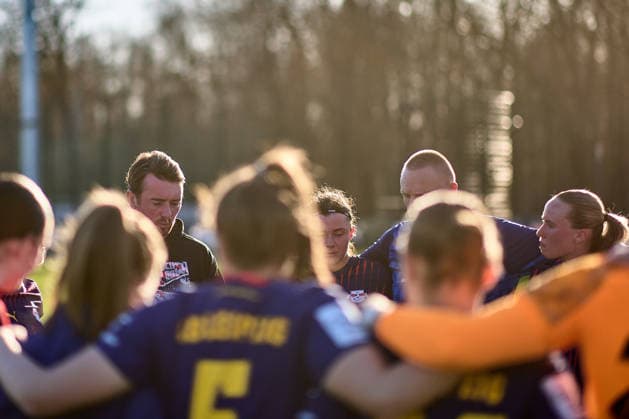 01 03 2026, GER, womens soccer, test match, 2025 2026, RB Leipzig FC Ingolstadt team circle, RB Leipzig, after the final whistle, with Jonas Stephan head coach, RB Leipzig Leipzig training center of the Red Bull Saxony Germany