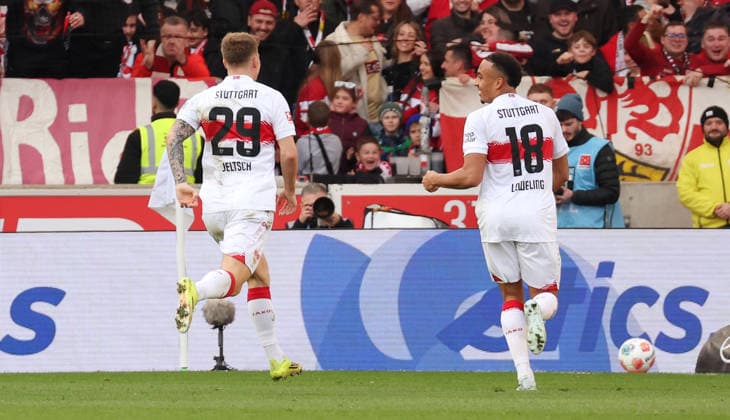 01 03 2026, Germany, Stuttgart, Soccer Bundesliga, Matchday 20, VfB Stuttgart vs VfL Wolfsburg, Cheering after the 3 0 goal, f l Finn Jeltsch VfB , Scorer Jamie Leweling VfB