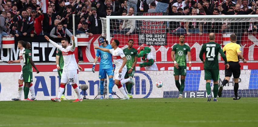 01 03 2026, Germany, Stuttgart, Soccer Bundesliga, Matchday 20, VfB Stuttgart vs VfL Wolfsburg, Cheering after the 2 0 goal, Scorer Jamie Leweling VfB