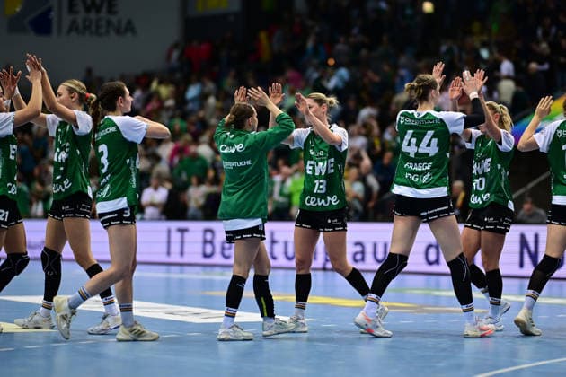 Handball I Women I Season 2025 2026 I 1 HBF I 19 Matchday I VfL Oldenburg FRISCH AUF Göppingen I 01 03 2026 After the match VfL Oldenburg Women together Oldenburg EWE Arena Niedersachsen Germany Copyright: xLobeca FelixxSchlikisx