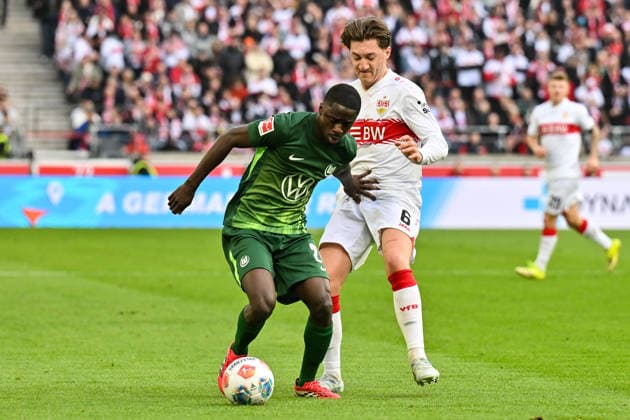 Bundesliga VfB Stuttgart VfL Wolfsburg 01 03 2026 STUTTGART, GERMANY 01 MARCH in the duel Sael KUMBEDI VfL Wolfsburg 26 and Angelo STILLER VfB Stuttgart 6 during the Bundesliga match between VfB Stuttgart and VfL Wolfsburg on matchday 24 at the MHP Arena DFL REGULATIONS PROHIBIT ANY USE OF PHOTOGRAPHS AS IMAGE SEQUENCES AND OR QUASI VIDEO Copyright: xBEAUTIFULxSPORTS Goldbergx