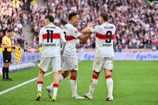 Bundesliga VfB Stuttgart VfL Wolfsburg 01 03 2026 STUTTGART, GERMANY 01 MARCH Stuttgart cheers after Jamie LEWELING scored to make it 3 0 VfB Stuttgart 18 goal goal scorer joy Happy during the Bundesliga match between VfB Stuttgart and VfL Wolfsburg on matchday 24 at the MHP Arena DFL REGULATIONS PROHIBIT ANY USE OF PHOTOGRAPHS AS IMAGE SEQUENCES AND OR QUASI VIDEO Copyright: xBEAUTIFULxSPORTS Goldbergx
