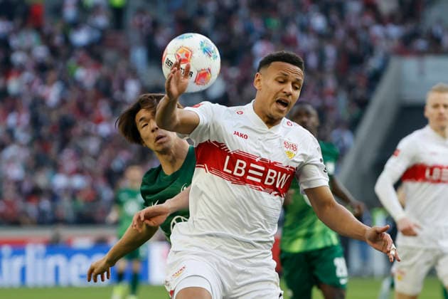 Kento Shiogai VfL Wolfsburg, 07 and Luca Jaquez VfB Stuttgart, 14 fighting for the ball , Germany, Soccer, 1 Bundesliga, 24 Matchday, 2025 2026, VfB Stuttgart vs VfL Wolfsburg, 01 03 2026, Stuttgart MHP Arena Germany Copyright: xGrantxHubbsx