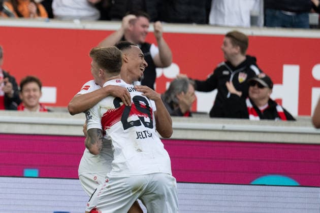 Goal to 3 0 by Jamie Leweling VfB Stuttgart 18 , Cheers, Goal celebration, Celebrates his goal with Finn Jeltsch VfB Stuttgart 29 GER, VfB Stuttgart vs VfL Wolfsburg, Football, Men, 1 Bundesliga, Matchday 24, Season 2025 2026, 01 03 2026, DFL DFB REGULATES PROHIBIT ANY USE OF PHOTOGRAPHS AS IMAGE SEQUENCES AND OR QUASI VIDEO, GER, VfB Stuttgart vs VfL Wolfsburg, Football, Men, 1 Bundesliga, Matchday 24, Season 2025 2026, 01 03 2026 Stuttgart Copyright: xEibner-Pressefoto WolfgangxFrankx EP_WFK