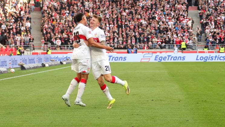 01 03 2026, Germany, Stuttgart, Soccer Bundesliga, Matchday 20, VfB Stuttgart vs VfL Wolfsburg, Cheering after the 3 0 goal, f l Goalscorer Jamie Leweling VfB , Finn Jeltsch VfB