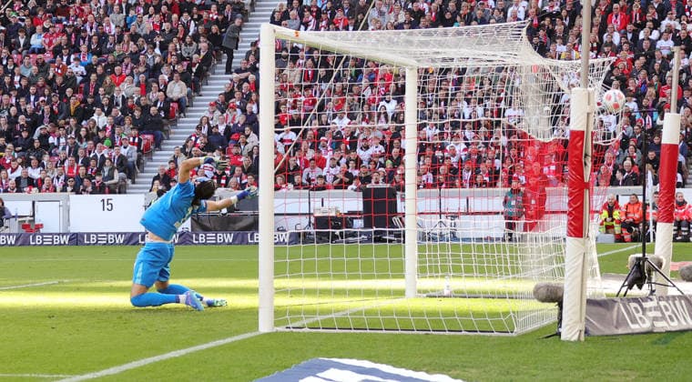 01 03 2026, Germany, Stuttgart, Soccer Bundesliga, Matchday 20, VfB Stuttgart vs VfL Wolfsburg, 3 0 Goal, Scorer Jamie Leweling VfB , in goal, Kamil Grabara VfL
