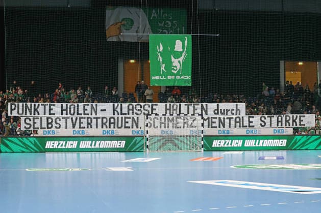 Handball DAIKIN HBL, SC DHfK Leipzig Bergischer HC 01 03 2026 The fans of the Leipzig DHfK team encourage with banners PUNKTE HOLEN KLASSE HALTEN durch SELBSTVERTRAUEN, SCHMERZ, MENTALE STÄRKE Symbolbild, Features Handball, DAIKIN HBL, 1 Bundesliga, Saison 2025 2026, 23 Spieltag SC DHfK Leipzig vs Bergischer HC am 01 03 2026 in der Quarterback Immobilien Arena Leipzig Copyright: xBEAUTIFULxSPORTS JanxKaeferx