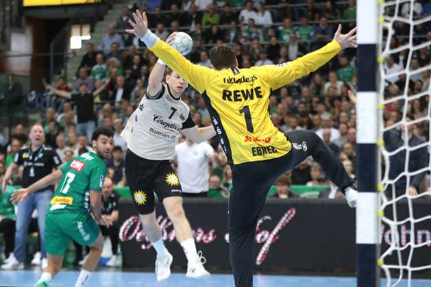 Handball DAIKIN HBL, SC DHfK Leipzig Bergischer HC 01 03 2026 Lukas Becher 7, Bergischer HC throws against goalkeeper Domenico Ebner 1, SC DHfK Leipzig Handball, DAIKIN HBL, 1 Bundesliga, Season 2025 2026, Matchday 23 SC DHfK Leipzig vs Bergischer HC on 01 03 2026 at Quarterback Immobilien Arena Leipzig Copyright: xBEAUTIFULxSPORTS JanxKaeferx