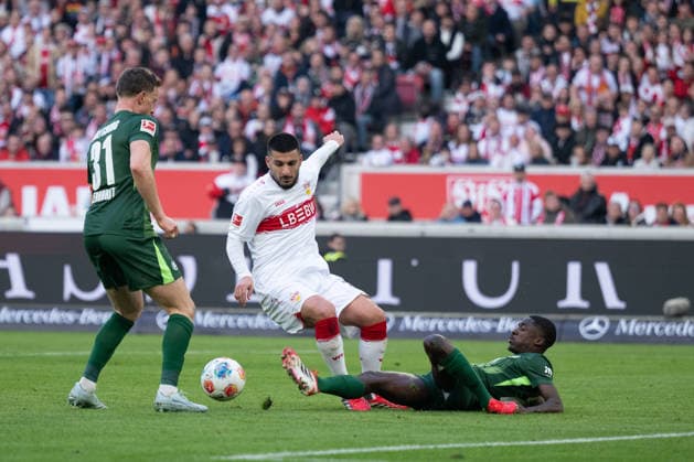 v li Yannick Gerhardt VfL Wolfsburg, 31 , Deniz Undav VfB Stuttgart 26 , Marius Mueller VfL Wolfsburg, 29 Goal chance, GER, VfB Stuttgart vs VfL Wolfsburg, Football, Men, 1 Bundesliga, Matchday 24, Season 2025 2026, 01 03 2026, DFL DFB REGULATES PROHIBIT ANY USE OF PHOTOGRAPHS AS IMAGE SEQUENCES AND OR QUASI VIDEO, GER, VfB Stuttgart vs VfL Wolfsburg, Football, Men, 1 Bundesliga, 24 Matchday, Season 2025 2026, 01 03 2026 Stuttgart Copyright: xEibner-Pressefoto WolfgangxFrankx EP_WFK
