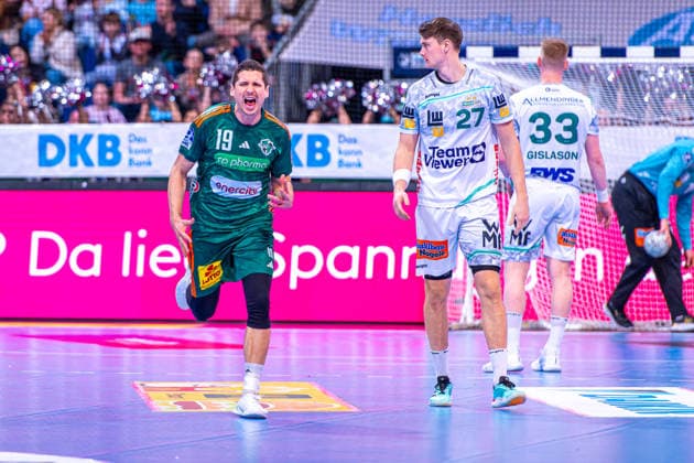 Marius Steinhauser TSV Hannover Burgdorf, No. 19 v l , TSV Hannover Burgdorf green against FRISCH AUF Göppingen white on matchday 23 of the 2025 2026 season in the DAIKIN Handball Bundesliga 01 03 2026, ZAG Arena Hannover, GER , Copyright: xJanxGuentherx xTSVxHannover-Burgdorfx