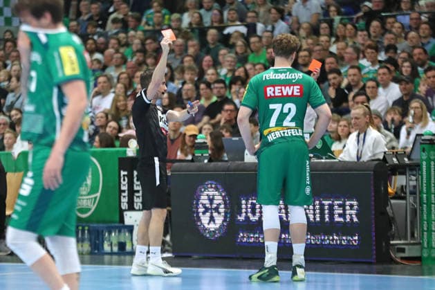 Handball DAIKIN HBL, SC DHfK Leipzig Bergischer HC 01 03 2026 Tim Hertzfeld 72, SC DHfK Leipzig sees red card after rough foul, sending off Handball, DAIKIN HBL, 1 Bundesliga, Season 2025 2026, Matchday 23 SC DHfK Leipzig vs Bergischer HC on 01 03 2026 at Quarterback Immobilien Arena Leipzig Copyright: xBEAUTIFULxSPORTS JanxKaeferx
