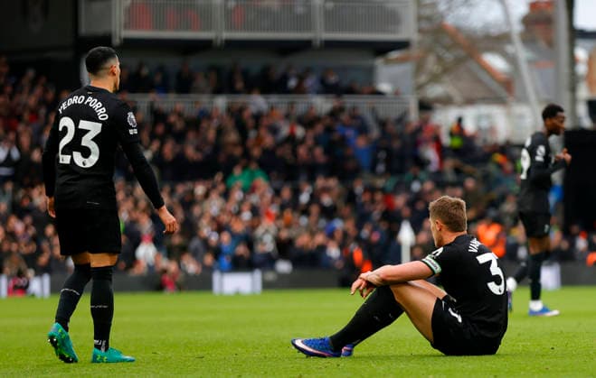 Fulham v Tottenham Hotspur, London, UK -01 Mar 2026 Pedro Porro of Tottenham Hotspur and Micky Van de Ven of Tottenham Hotspur look dejected after losing during the Premier League match between Fulham and Tottenham Hotspur at Craven Cottage, London on 01 March 2026 ( London Craven Cottage London England Copyright: xTomxCusden PPAUKx PPA-252207