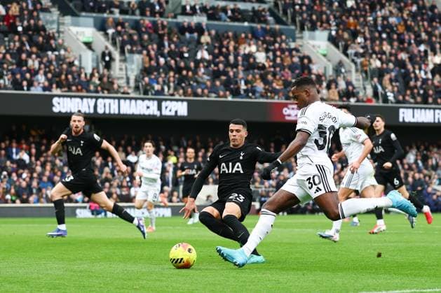 Ryan Sessegnon of Fulham under pressure from Pedro Porro of Tottenham Hotspur Fulham v Tottenham Hotspur, Premier League, Football, Craven Cottage, London, UK - 01 Mar 2026London Craven Cottage United Kingdom EDITORIAL USE ONLY No use with unauthorised audio, video, data, fixture lists, club league logos or live services. Online in-match use limited to 120 images, no video emulation. No use in betting, games or single club league player publications.  Copyright: xSimonxDael Shutterstockx 16708827cb