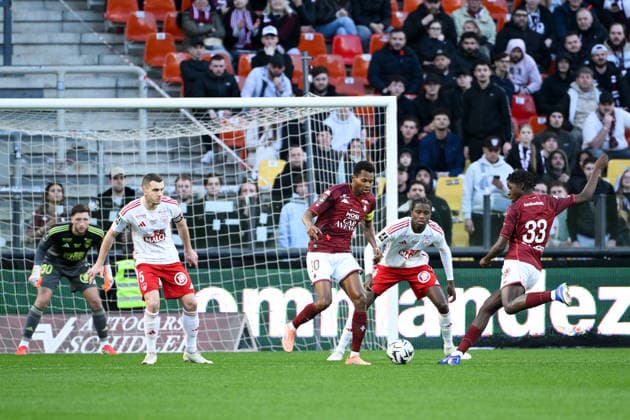 FC Metz v Stade Brestois 29 - Ligue 1 McDonald s 2025 2026 05 Brendan CHARDONNET (sb29) - 30 Habib DIALLO (fcm) - 04 Junior DIAZ (sb29) - 32 Believe MUNONGO (fcm) during the Ligue 1 McDonald s match between Metz and Brest on March 1, 2026 at Stade Saint-Symphorien in Metz, France. Metz France  Copyright: xFEPx 776465511