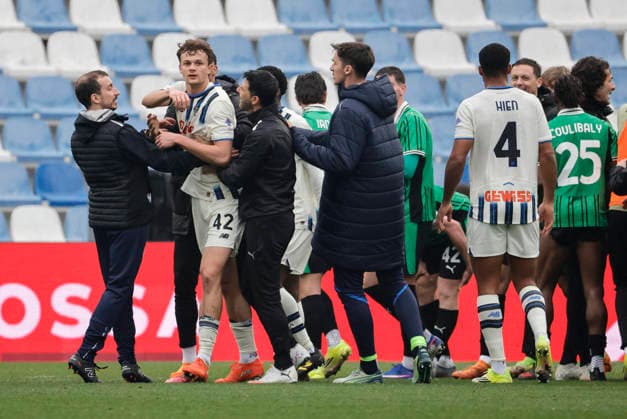 March 1, 2026, Reggio Emilia, ITALY: Atalanta s Giorgio Scalvini reacts at the end of the Italian Serie A soccer match US Sassuolo vs Atalanta BC at Mapei Stadium in Reggio Emilia, Italy, 1 March 2026. ANSA ELISABETTA BARACCHI. Soccer: Serie A ; Sassuolo - Atalanta  - ZUMAa110 20260301_zaf_a110_177 Copyright: xElisabettaxBaracchix