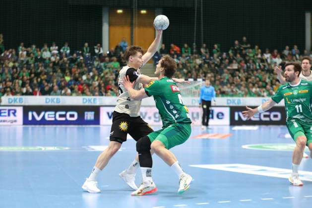 Handball DAIKIN HBL, SC DHfK Leipzig Bergischer HC 01 03 2026 Julian Fuchs 46, Bergischer HC with ball against Blaer Hinriksson 44, SC DHfK Leipzig Handball, DAIKIN HBL, 1 Bundesliga, Season 2025 2026, Matchday 23 SC DHfK Leipzig vs Bergischer HC on 01 03 2026 at Quarterback Immobilien Arena Leipzig Copyright: xBEAUTIFULxSPORTS JanxKaeferx