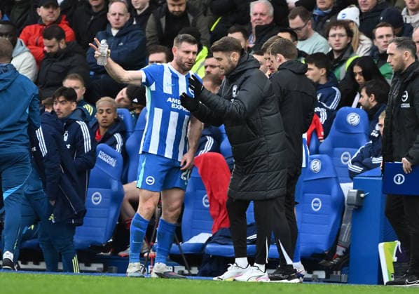 Brighton head coach Fabian Hurzeler talks tactics with James Milner of Brighton during the Premier League match between Brighton and Hove Albion and Nottingham Forest at the American Express Stadium, Brighton UK - Sunday 1st March 2026 Brighton v Nottingham Forest Premier League Football, Amex Stadium, Sussex, UK - 01 Mar 2026Brighton Amex Stadium Sussex United Kingdom Editorial use only. No merchandising. For Football images FA and Premier League restrictions apply inc. no internet mobile usage without FAPL license - for details contact Football Dataco  Copyright: xLizxFinlayson TPI Shutterstockx 16718466aw