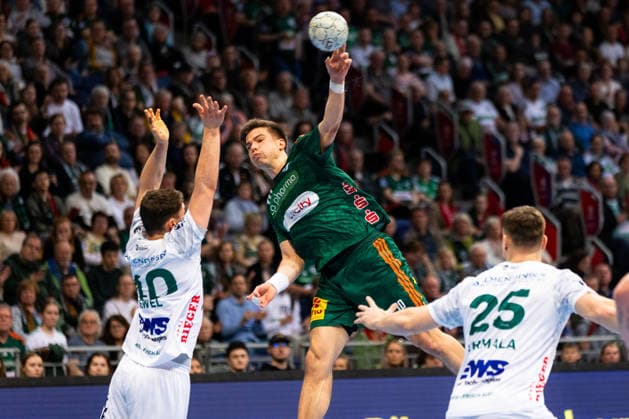 Renars USCINS TSV Hannover Burgdorf, 10 scores a goal, Action, Goal throw GER, TSV Hannover Burgdorf vs FRISCH AUF Goeppingen, Handball, Bundesliga, 23 Matchday, Season 2025 2026, 01 03 2026, GER, TSV Hannover Burgdorf vs FRISCH AUF Goeppingen, Handball, Bundesliga, 23 Matchday, Season 2025 2026, 01 03 2026, Hannover Copyright: xEibnerxPressefoto OliverxSchmidtx EP_OST