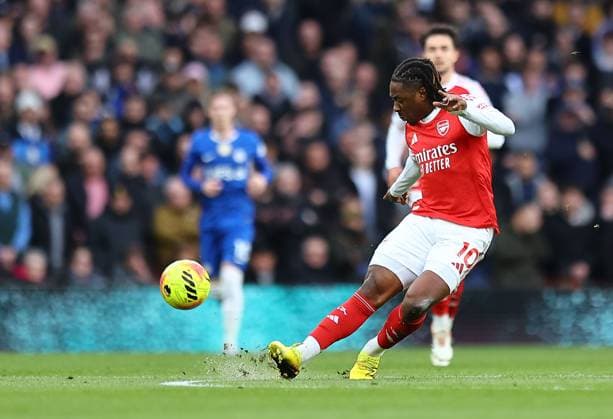 Eberechi Eze of Arsenal has a shot Arsenal v Chelsea, Premier League, Football, Emirates Stadium, London, UK - 01 Mar 2026London Emirates Stadium United Kingdom EDITORIAL USE ONLY No use with unauthorised audio, video, data, fixture lists, club league logos or live services. Online in-match use limited to 120 images, no video emulation. No use in betting, games or single club league player publications. Copyright: xMichaelxZemanek Shutterstockx 16708844l