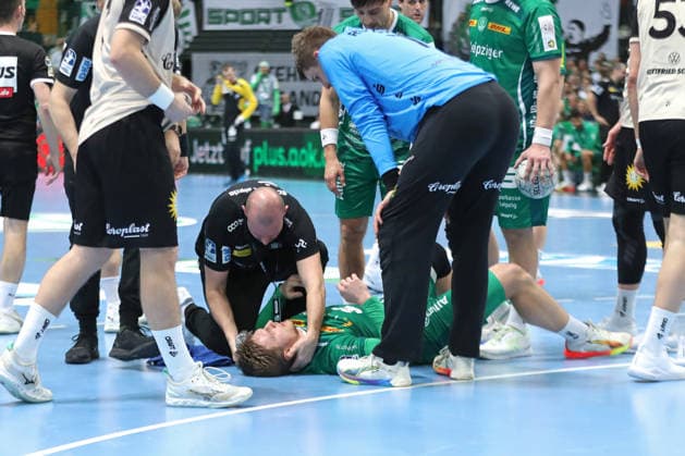 Handball DAIKIN HBL, SC DHfK Leipzig Bergischer HC 01 03 2026 Franz Semper 32, SC DHfK Leipzig has to be treated after a foul on the field Handball, DAIKIN HBL, 1 Bundesliga, Season 2025 2026, Matchday 23 SC DHfK Leipzig vs Bergischer HC on 01 03 2026 at Quarterback Immobilien Arena Leipzig Copyright: xBEAUTIFULxSPORTS JanxKaeferx