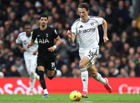 Fulham v Tottenham Hotspur, Premier League Sander Berge of Fulham during the Fulham v Tottenham Hotspur Premier League match at Craven Cottage, London, England on 1 March 2026 Credit: Ian Stephen Every Second Media Editorial use only. All images are copyright Every Second Media Limited. No images may be reproduced without prior permission. All rights reserved. Premier League and Football League images are subject to licensing agreements with Football DataCo Limited. see https: www.football-dataco.com Copyright: xIMAGO EveryxSecondxMediax ESM-1828-0050 IanxStephenx xEveryxSecondxMediax