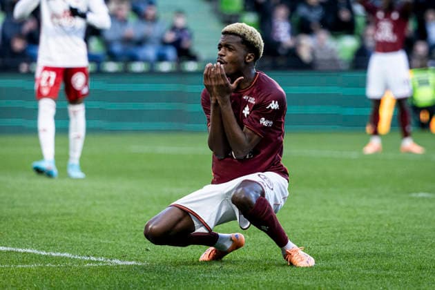 FOOTBALL : Metz vs Stade Brestois - ligue 1 - Metz - 01 03 26 Alpha TourÃ 12  Copyright: xelyxandroxcegarrax