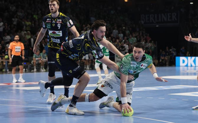 Halil Jaganjac, Mijajlo Marsenic duel Match scene Action Sport Handball HBL Bundesliga Men 23 Matchday Season 2025 2026 01 03 2026 Füchse Berlin vs Rhein Neckar Löwen RNL