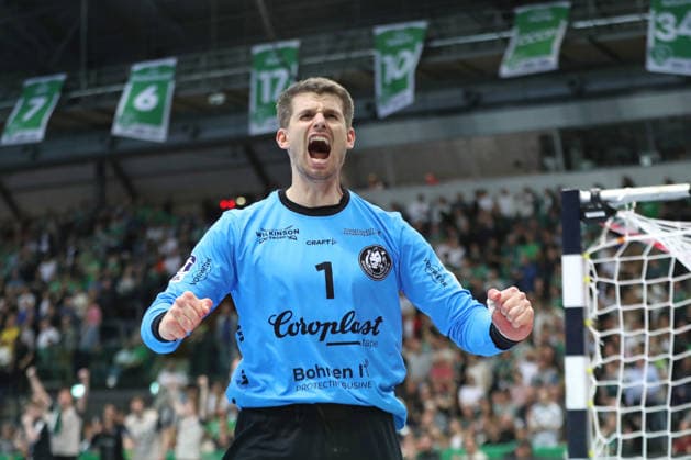 Handball DAIKIN HBL, SC DHfK Leipzig Bergischer HC 01 03 2026 Emotional cheer at goalkeeper Christopher Rudeck 1, Bergischer HC victory, joy handball, DAIKIN HBL, 1 Bundesliga, season 2025 2026, 23 matchday SC DHfK Leipzig vs Bergischer HC on 01 03 2026 in the Quarterback Immobilien Arena Leipzig Copyright: xBEAUTIFULxSPORTS JanxKaeferx