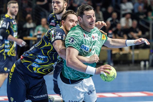 Berlin, 01 03 26, Handball Bundesliga, Fuechse Berlin Rhein Neckar Löwen, 23 Matchday, Max Schmeling Halle Mijajlo Marsenic Füchse Berlin throws the ball on goal Fuechse Berlin HSG Wetzlar