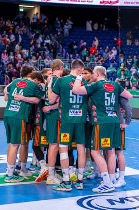 v l , TSV Hannover Burgdorf green vs FRISCH AUF Göppingen white on matchday 23 of the 2025 2026 season in the DAIKIN Handball Bundesliga 01 03 2026, ZAG Arena Hannover, GER , Copyright: xJanxGuentherx xTSVxHannover-Burgdorfx