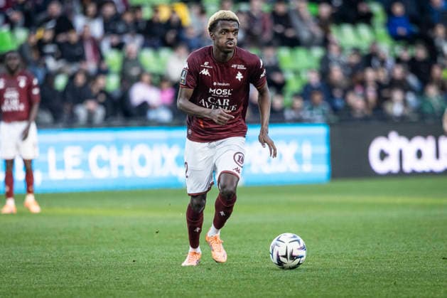FOOTBALL : Metz vs Stade Brestois - ligue 1 - Metz - 01 03 26 Alpha TourÃ 12  Copyright: xelyxandroxcegarrax