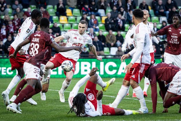 FOOTBALL : Metz vs Stade Brestois - ligue 1 - Metz - 01 03 26 Brendan Chardonnet 5  Copyright: xelyxandroxcegarrax